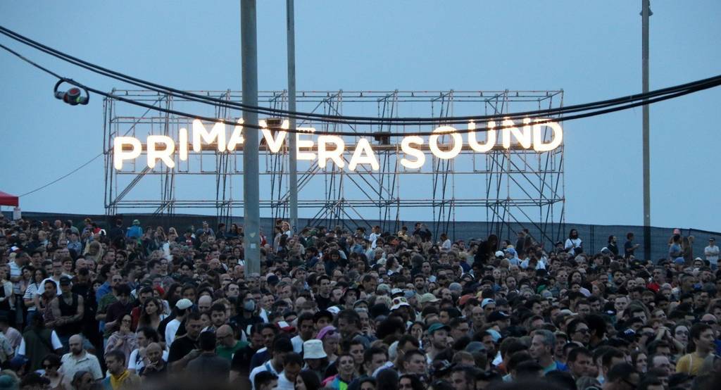 Centenars de persones en un concert al Primavera Sound durant la primera jornada - Foto: Violeta Gumà
Data de publicació: dijous 02 de juny del 2022, 22:02

Localització: Barcelona

Autor: Violeta Gumà