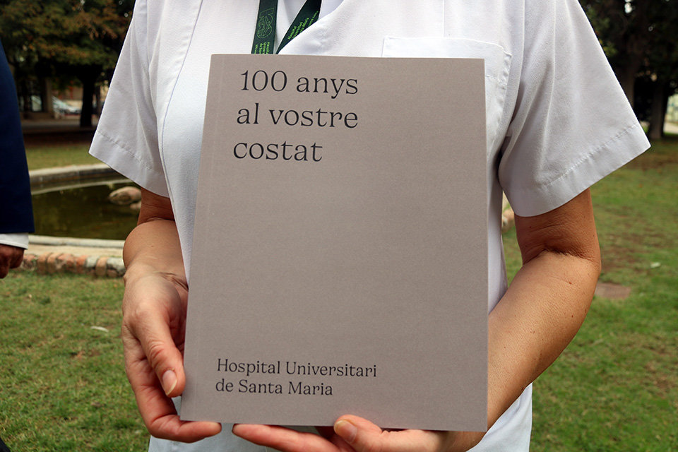 Portada del llibre '100 anys al vostre costat' per commemorar el centenari de l'Hospital Santa Maria de Lleida
Data de publicació: dijous 02 de novembre del 2023, 06:00
Localització: Lleida
Autor: Anna Berga