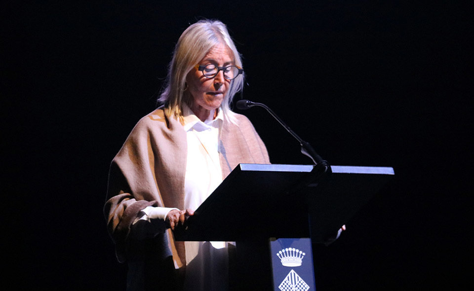 La comissària de l'Any Vallverdú, Carme Vidal, durant la seva intervenció en l'acte de cloenda del centenari del naixement de l'escriptor lleidatà
Data de publicació: diumenge 03 de desembre del 2023, 15:58
Localització: Balaguer
Autor: Alba Mor